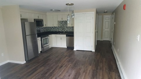 Floor plan for 2 beds, 1 bath, 675 sqft
